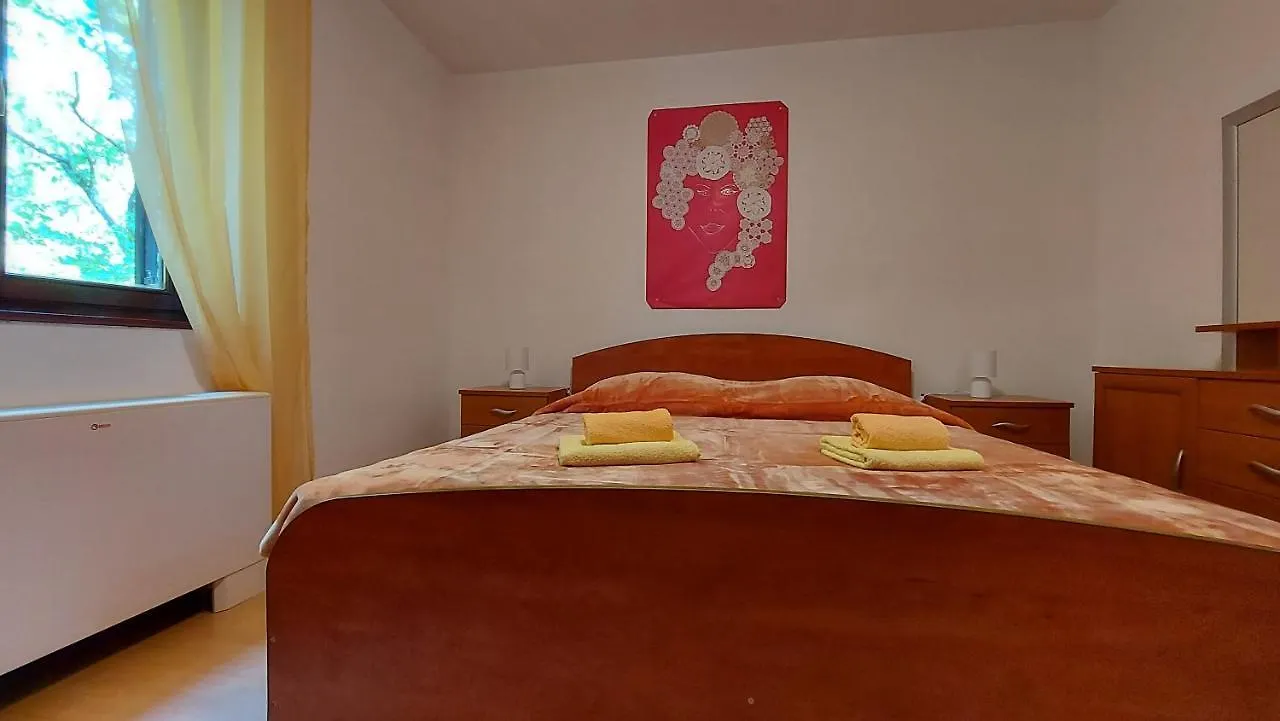 Apartman Roberta Лабин 0*,  Хорватия